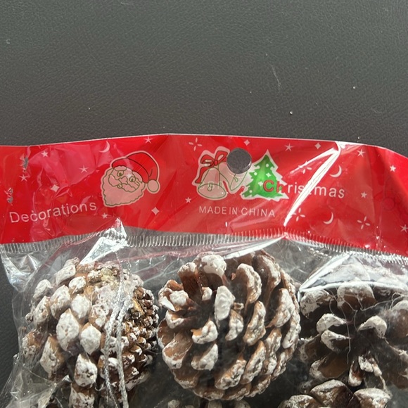 Christmas Pine Cones Berry Branch Ornament With Snow - Picture 8 of 8